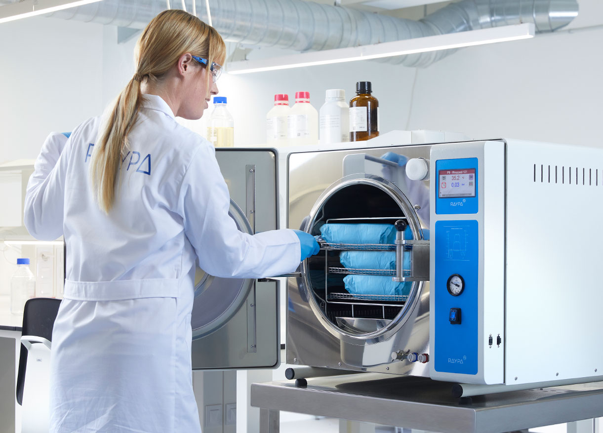 Sterilization in RAYPA tabletop autoclave