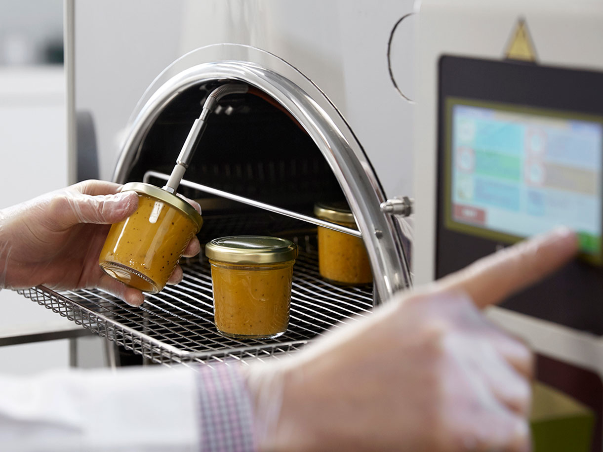 Esterilização de conservas em autoclave