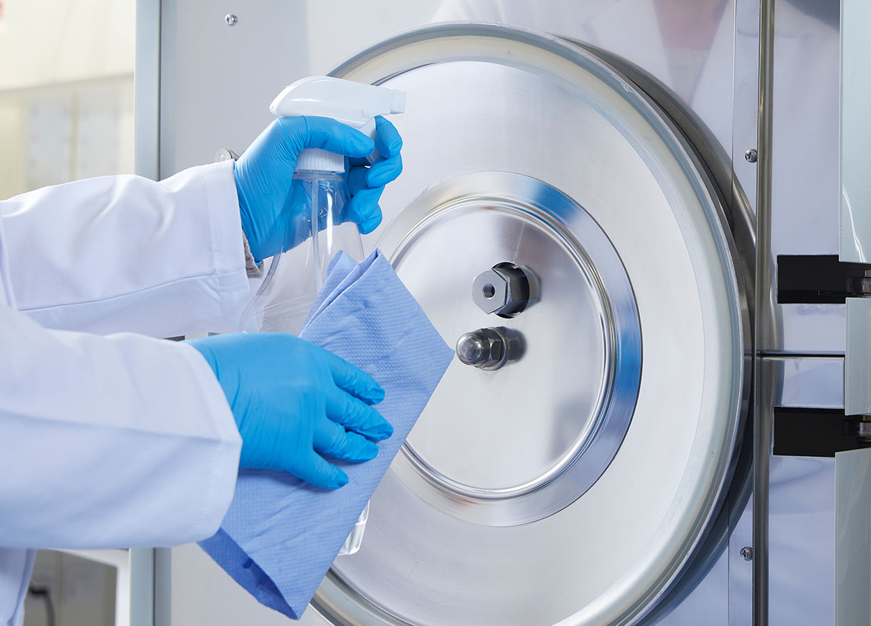 Cleaning of the autoclave sterilization chamber