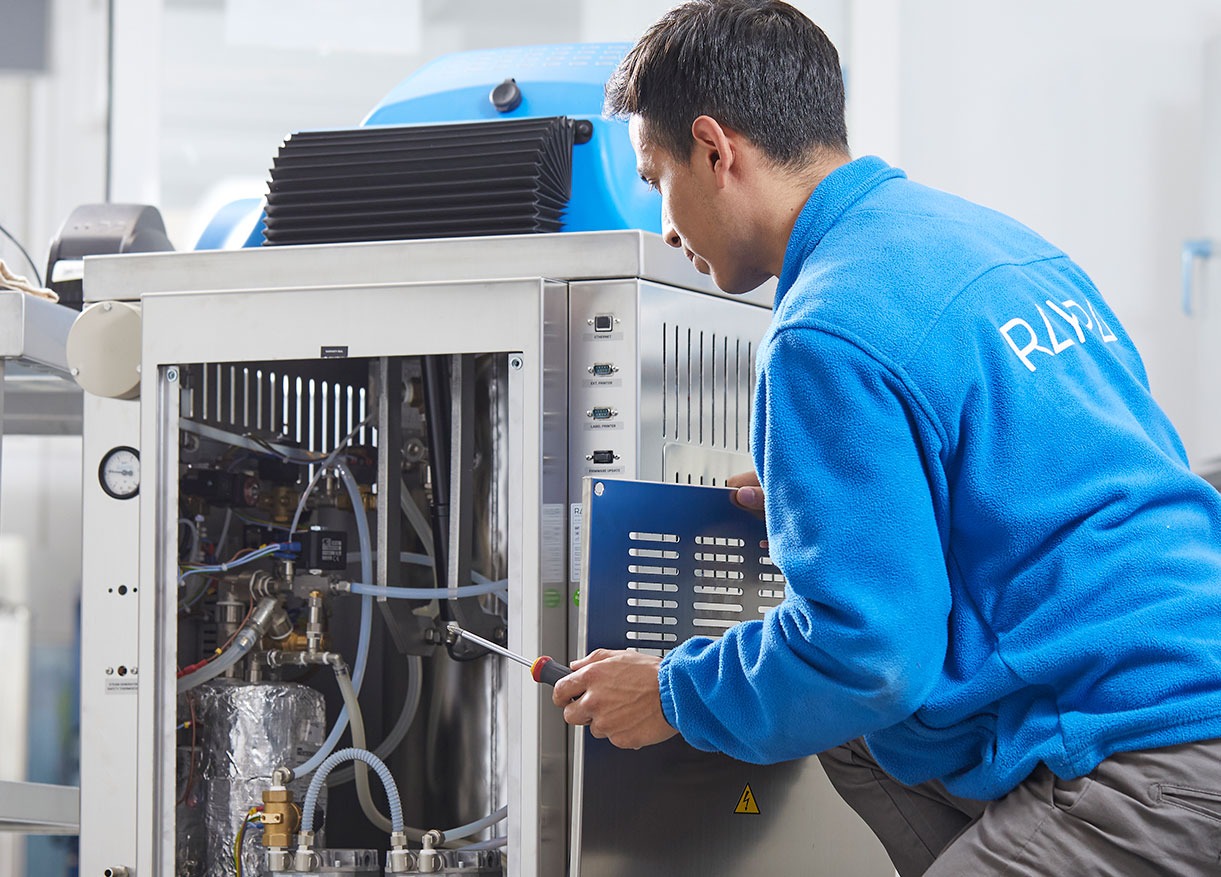 Manutenzione e calibrazione regolari dell'autoclave